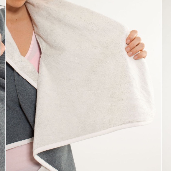 Lululemon Presence of Mind Jacket Polar Cream - size 10 - Picture 6 of 16